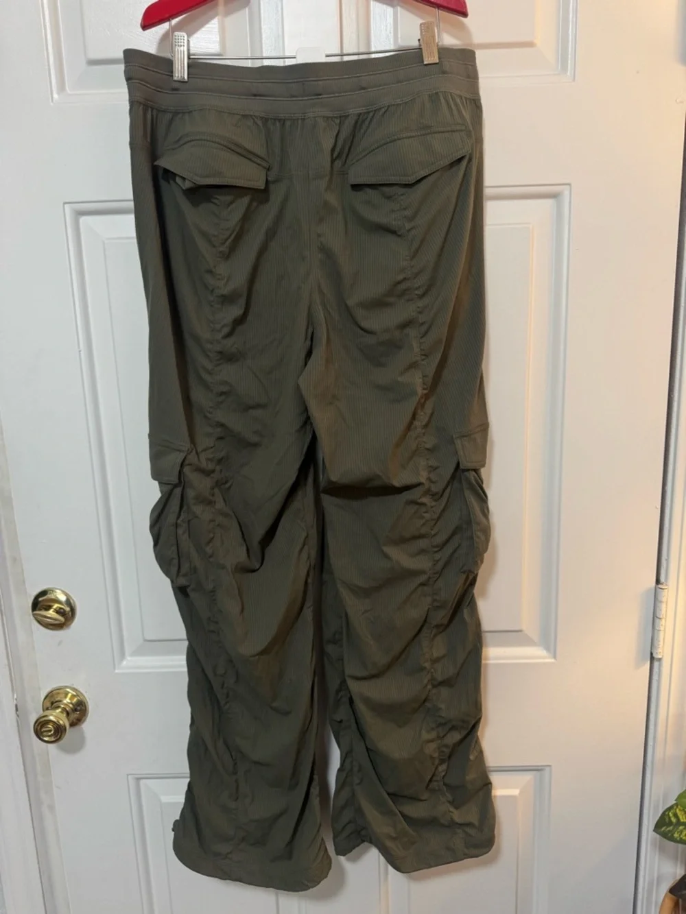 Lululemon Dance Studio Relaxed-Fit Mid-Rise Cargo Pant Army Green - Picture 6 of 6